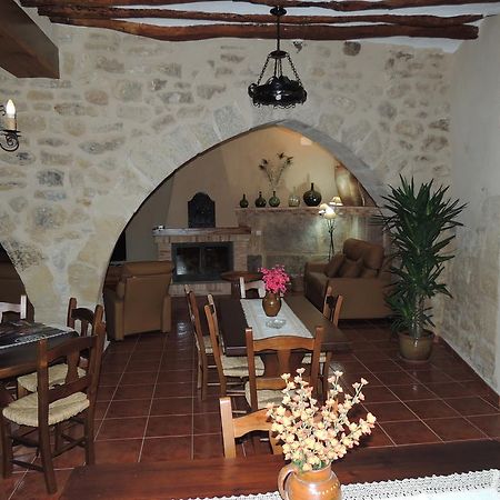 Las Bodegas Del Gilo Valdealgorfa Exterior photo
